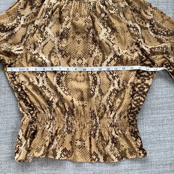 H&M Smocked Python Print Peplum Blouse Size Small - Picture 4 of 6
